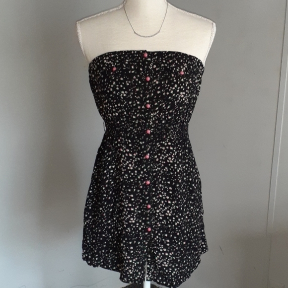 Love Culture Dresses & Skirts - HP 🎉Love Culture | Strapless Floral Dress